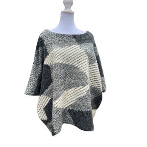 TARAVAO S gray & cream zippered shortsleeved wool blend art knit batwing sweater